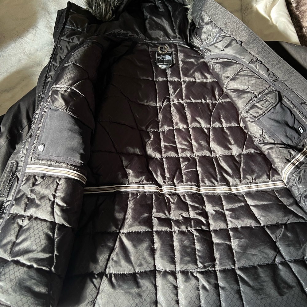 Women’s North Face coat. WARM! Size XL - Picture 2 of 4